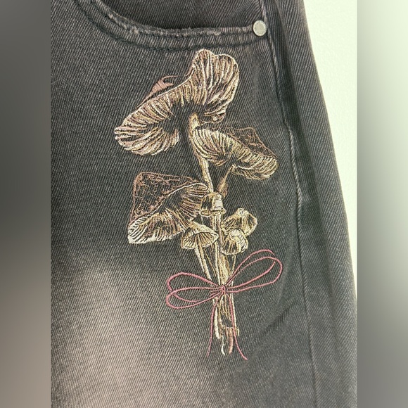 Disturbia Valerie Floral Moth Embroidered Mom Jeans - Picture 5 of 9